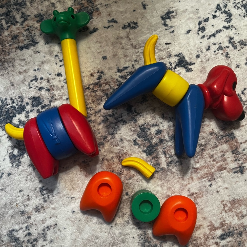 Zoo-It yourself Tupperware Tupper Toys Stacking Toy Giraffe and Dog 15 piec